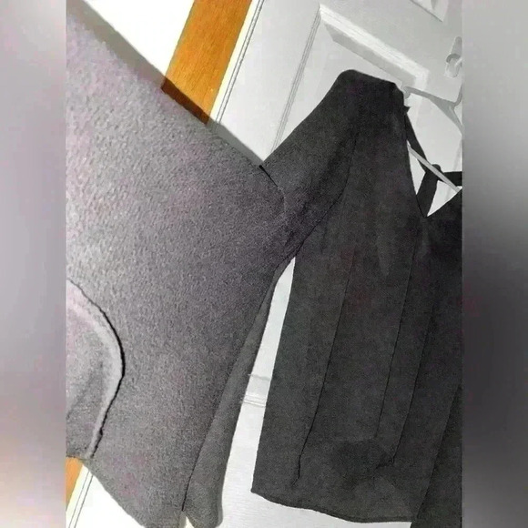 💜 Versatile Black Long Sleeve Semi-Sheer Top - Picture 3 of 4